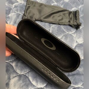 Original Oakley slim glasses case